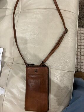 Women’s Cross body billfold